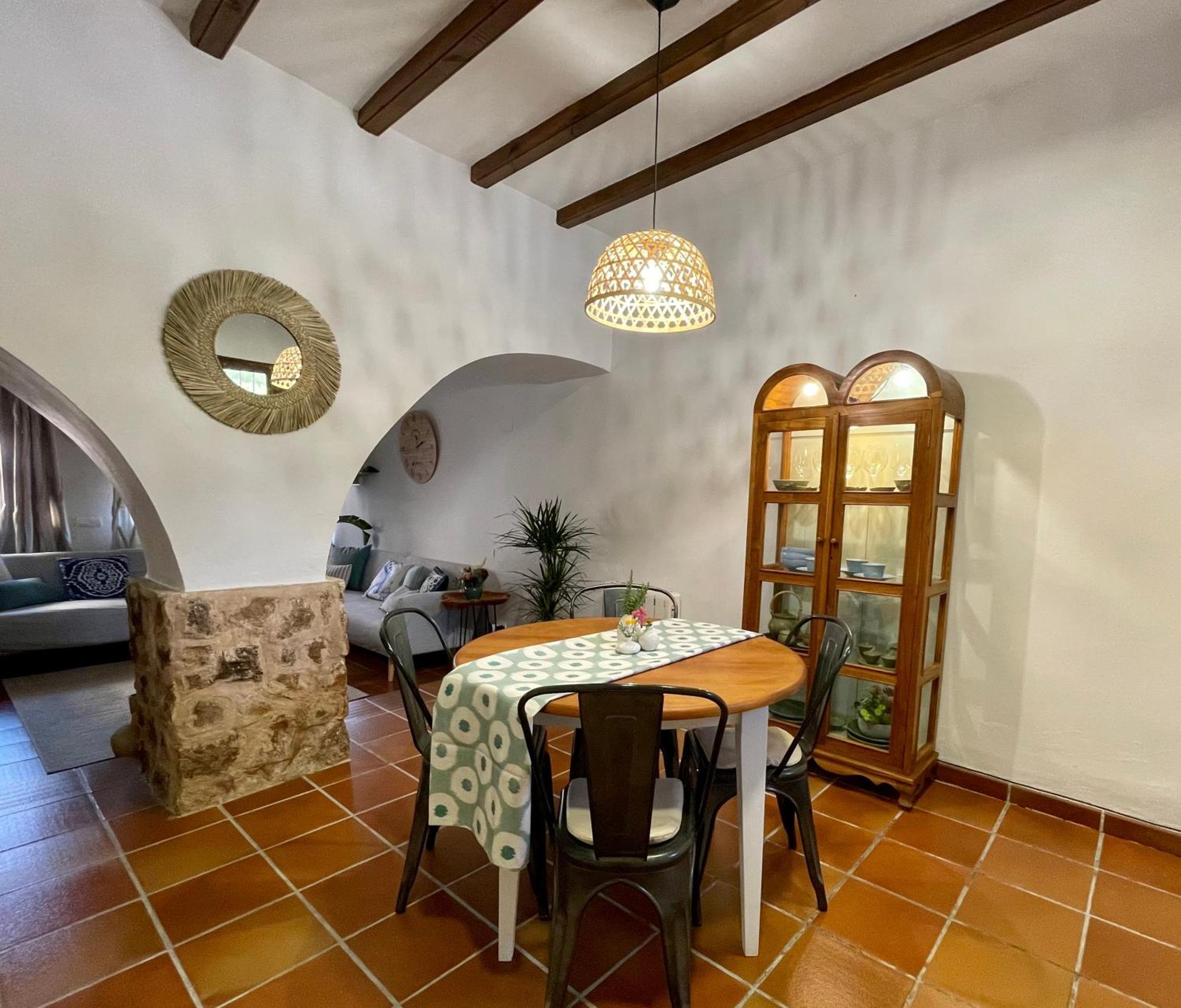 سيجوربي Masia De San Juan Casa Numero 15 En Castillo Con Piscina, Aire Acondicionado Y Terraza Privada الغرفة الصورة